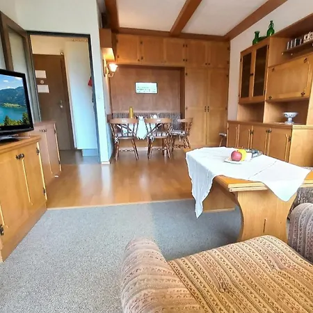 Apartamento Jürgen Haus Kmb Seeappartement Am Ossiacher See, Hallenbad Und Direktem Seezugang