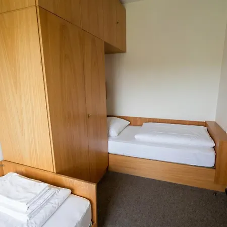 Apartamento Jürgen Haus Kmb Seeappartement Am Ossiacher See, Hallenbad Und Direktem Seezugang